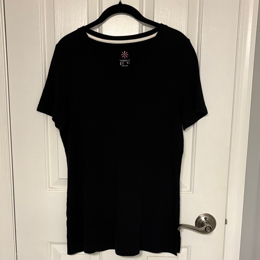 Isaac Mizrahi Black Short Sleeve Tee